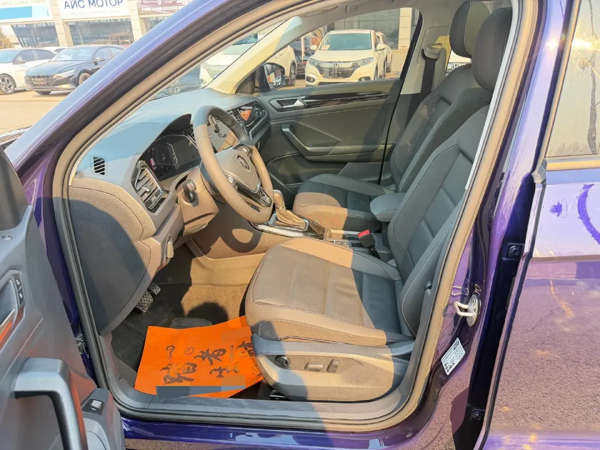 2022 Volkswagen T-Roc 1.4T 150HP L4 7DCT,autocango,china used car exporter,china ev exporter,chinese used car exporter,chinese used ev exporter