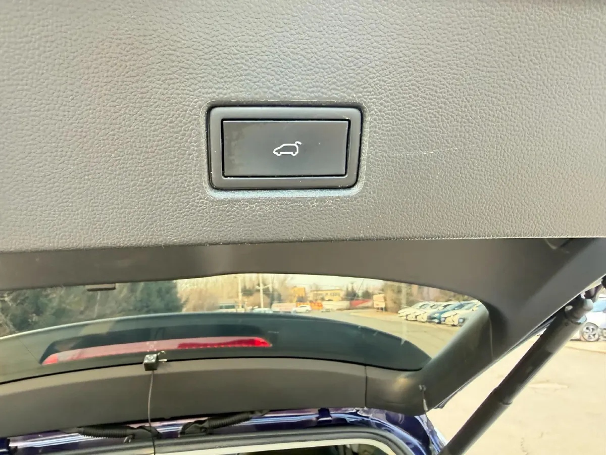 2022 Volkswagen T-Roc 1.4T 150HP L4 7DCT,autocango,china used car exporter,china ev exporter,chinese used car exporter,chinese used ev exporter