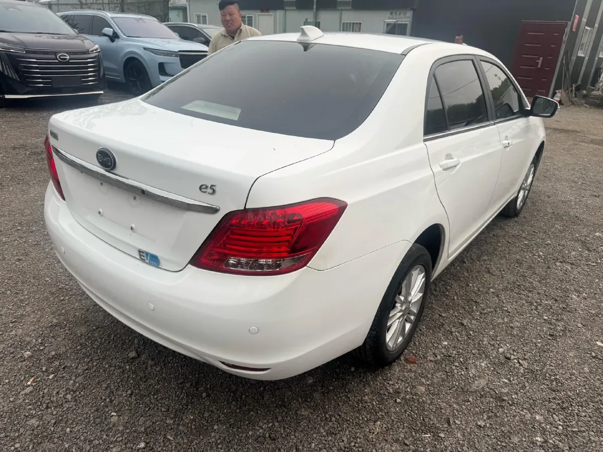 2018 BYD e5 BEV 60.48KWH,autocango,china used car exporter,china ev exporter,chinese used car exporter,chinese used ev exporter