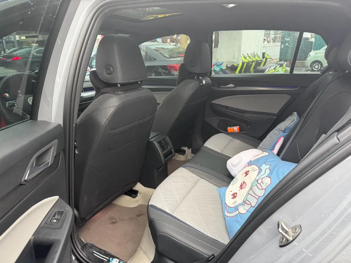 2025 Volkswagen Golf 1.5T 160HP L4 7DCT,autocango,china used car exporter,china ev exporter,chinese used car exporter,chinese used ev exporter