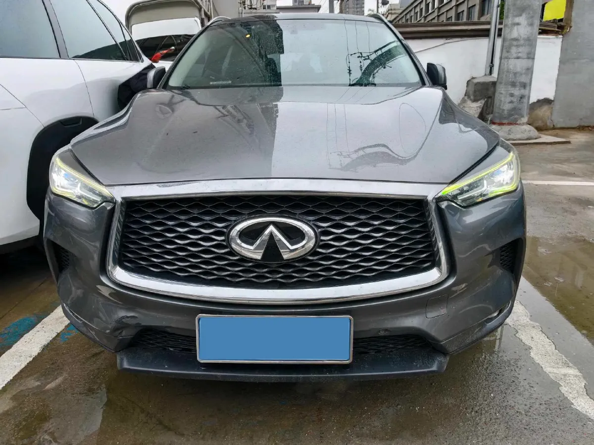 2018 Infiniti QX30 2.0T 211HP L4 7DCT,autocango,china used car exporter,china ev exporter,chinese used car exporter,chinese used ev exporter