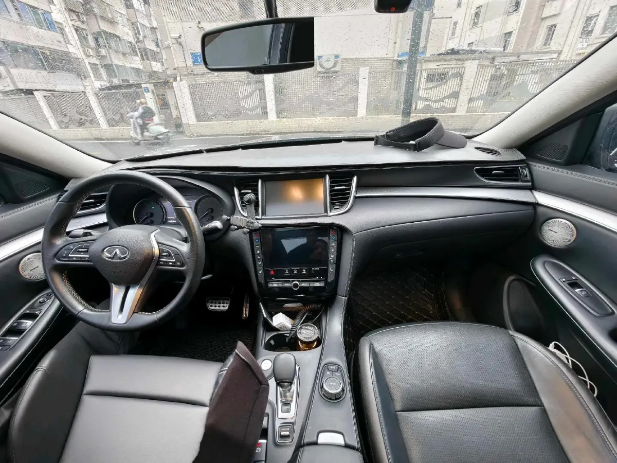 2018 Infiniti QX30 2.0T 211HP L4 7DCT,autocango,china used car exporter,china ev exporter,chinese used car exporter,chinese used ev exporter