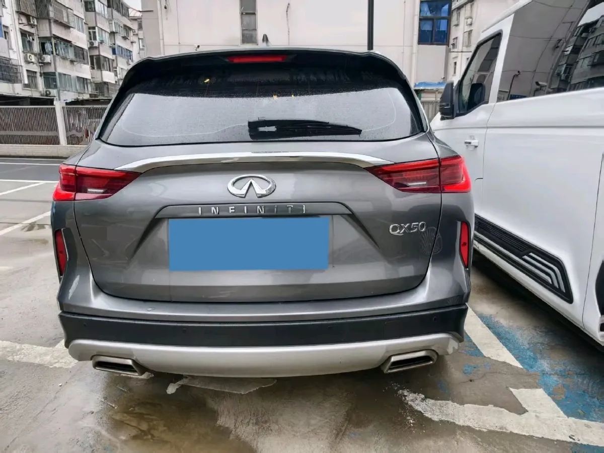 2018 Infiniti QX30 2.0T 211HP L4 7DCT,autocango,china used car exporter,china ev exporter,chinese used car exporter,chinese used ev exporter