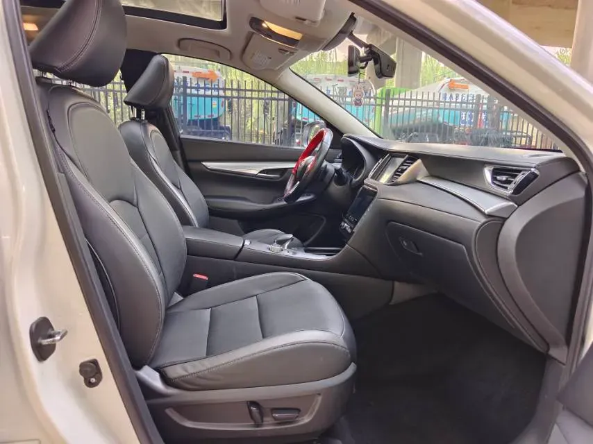 2018 Infiniti QX30 2.0T 211HP L4 7DCT,autocango,china used car exporter,china ev exporter,chinese used car exporter,chinese used ev exporter