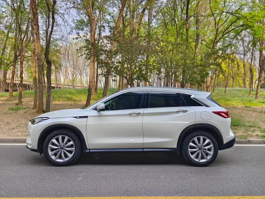 2018 Infiniti QX30 2.0T 211HP L4 7DCT,autocango,china used car exporter,china ev exporter,chinese used car exporter,chinese used ev exporter