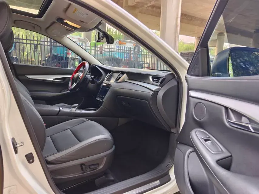 2018 Infiniti QX30 2.0T 211HP L4 7DCT,autocango,china used car exporter,china ev exporter,chinese used car exporter,chinese used ev exporter