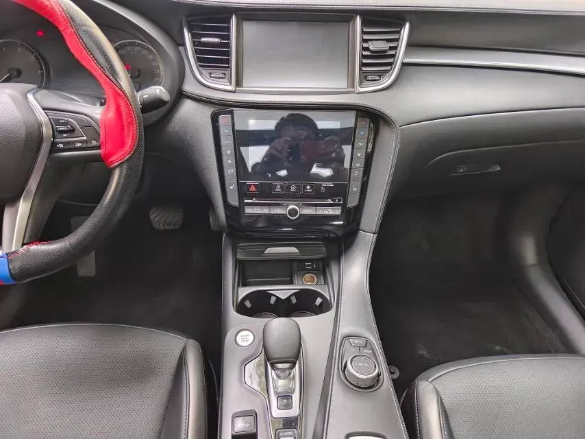 2018 Infiniti QX30 2.0T 211HP L4 7DCT,autocango,china used car exporter,china ev exporter,chinese used car exporter,chinese used ev exporter