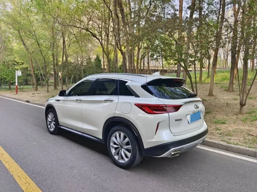 2018 Infiniti QX30 2.0T 211HP L4 7DCT,autocango,china used car exporter,china ev exporter,chinese used car exporter,chinese used ev exporter