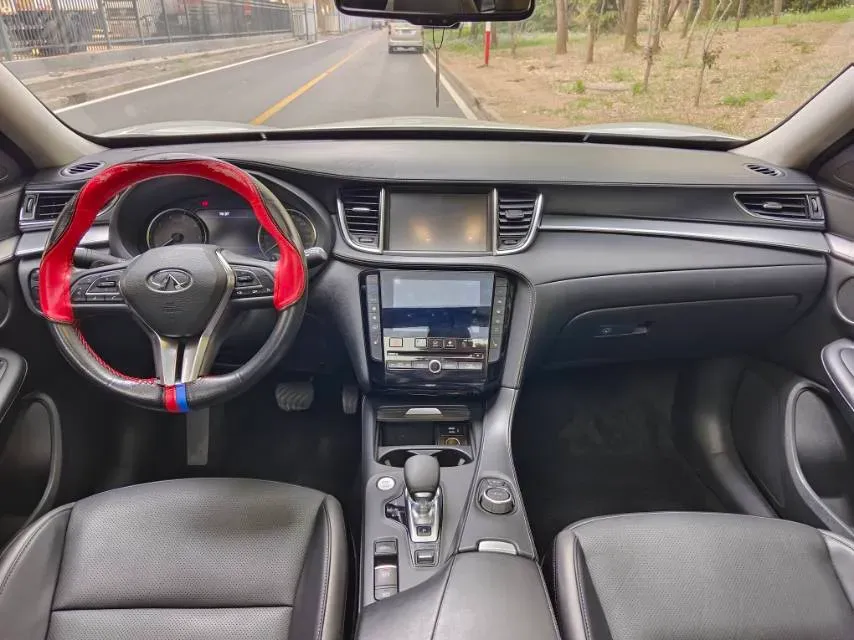 2018 Infiniti QX30 2.0T 211HP L4 7DCT,autocango,china used car exporter,china ev exporter,chinese used car exporter,chinese used ev exporter