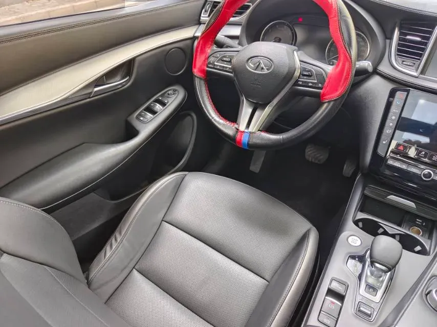 2018 Infiniti QX30 2.0T 211HP L4 7DCT,autocango,china used car exporter,china ev exporter,chinese used car exporter,chinese used ev exporter