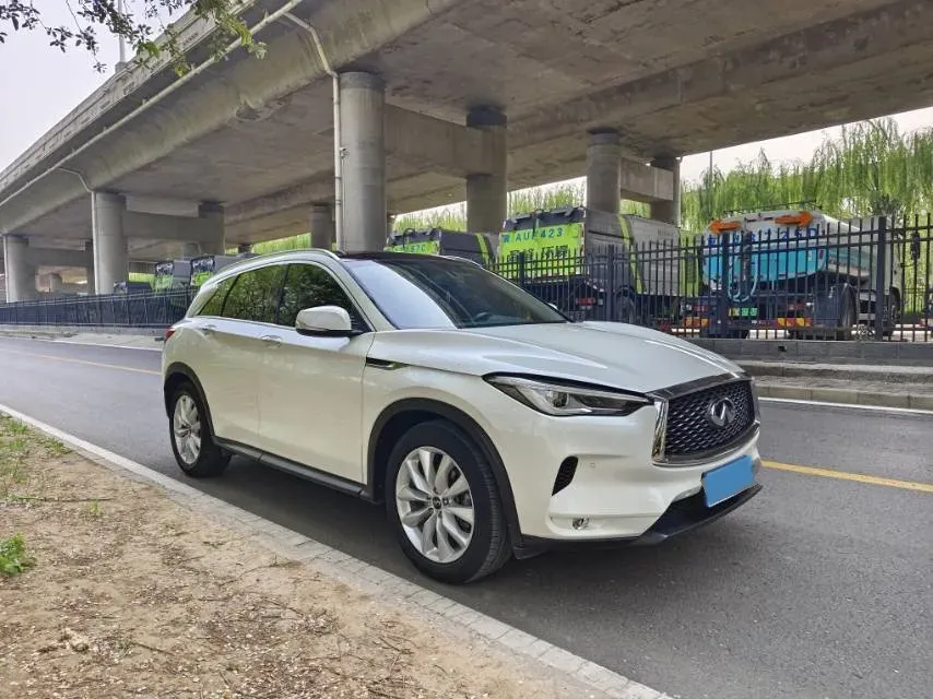 2018 Infiniti QX30 2.0T 211HP L4 7DCT,autocango,china used car exporter,china ev exporter,chinese used car exporter,chinese used ev exporter