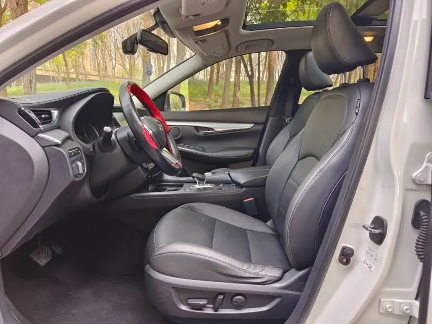 2018 Infiniti QX30 2.0T 211HP L4 7DCT,autocango,china used car exporter,china ev exporter,chinese used car exporter,chinese used ev exporter