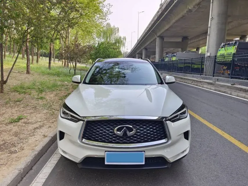 2018 Infiniti QX30 2.0T 211HP L4 7DCT,autocango,china used car exporter,china ev exporter,chinese used car exporter,chinese used ev exporter