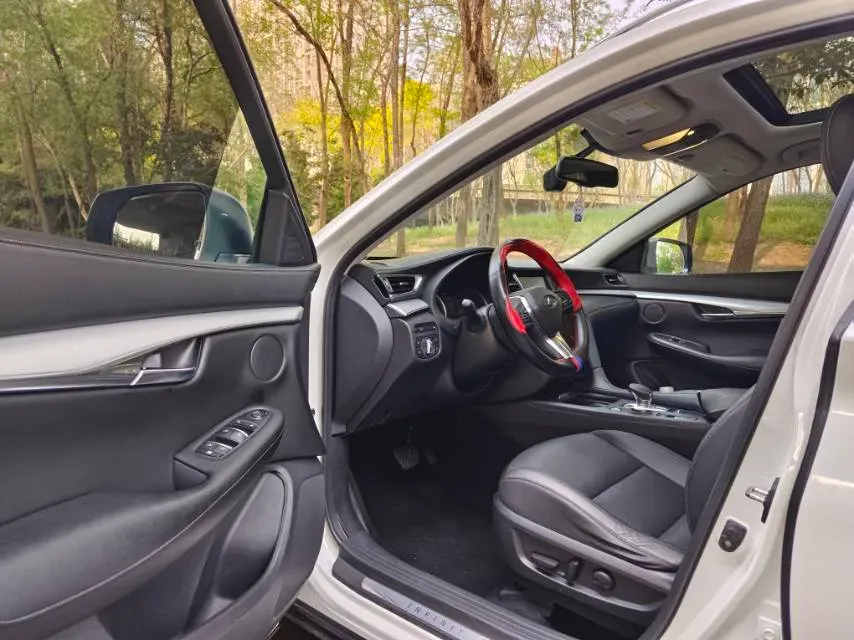 2018 Infiniti QX30 2.0T 211HP L4 7DCT,autocango,china used car exporter,china ev exporter,chinese used car exporter,chinese used ev exporter