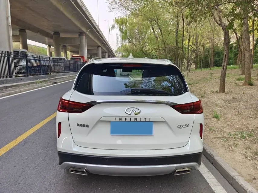2018 Infiniti QX30 2.0T 211HP L4 7DCT,autocango,china used car exporter,china ev exporter,chinese used car exporter,chinese used ev exporter