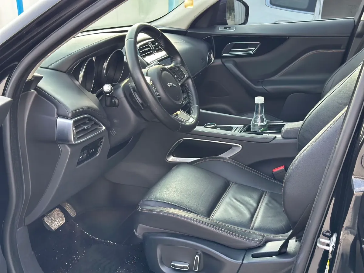 2020 Jaguar F-PACE 2.0T 250HP L4 8AT,autocango,china used car exporter,china ev exporter,chinese used car exporter,chinese used ev exporter