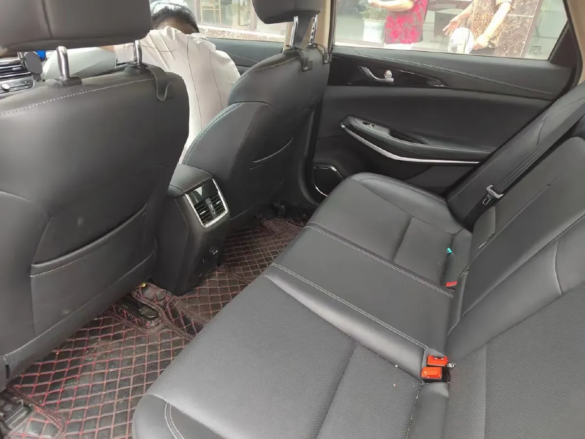 2021 ChangAn Raeton CC 1.5T 180HP L4 7DCT,autocango,china used car exporter,china ev exporter,chinese used car exporter,chinese used ev exporter