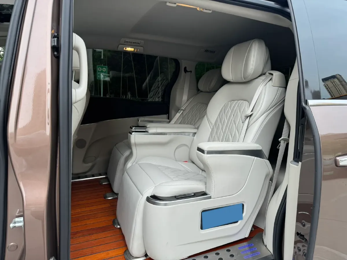 2021 Buick GL8 2.0T 237HP L4 9AT,autocango,china used car exporter,china ev exporter,chinese used car exporter,chinese used ev exporter