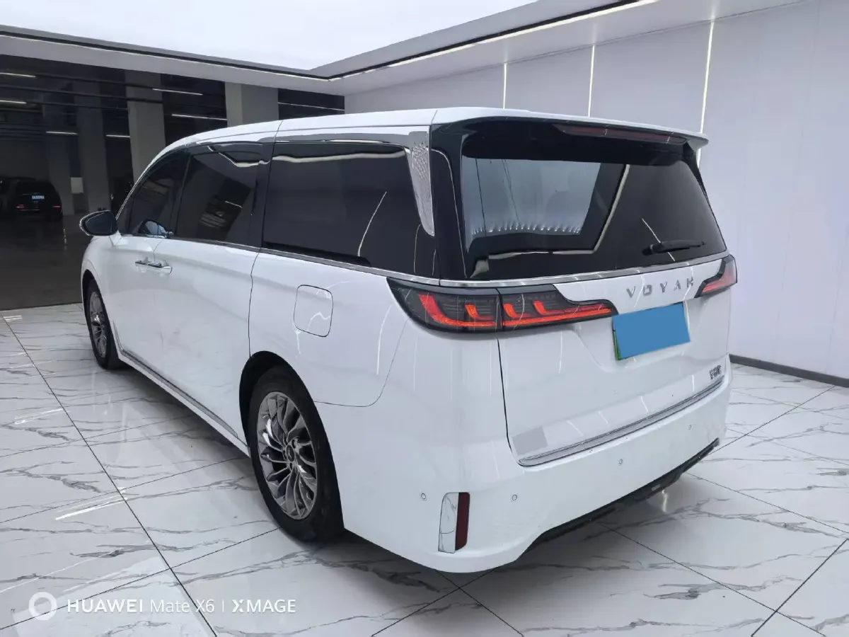 2022 Voyah Dream 1.5T 136HP L4 PHEV 25.57KWH,autocango,china used car exporter,china ev exporter,chinese used car exporter,chinese used ev exporter
