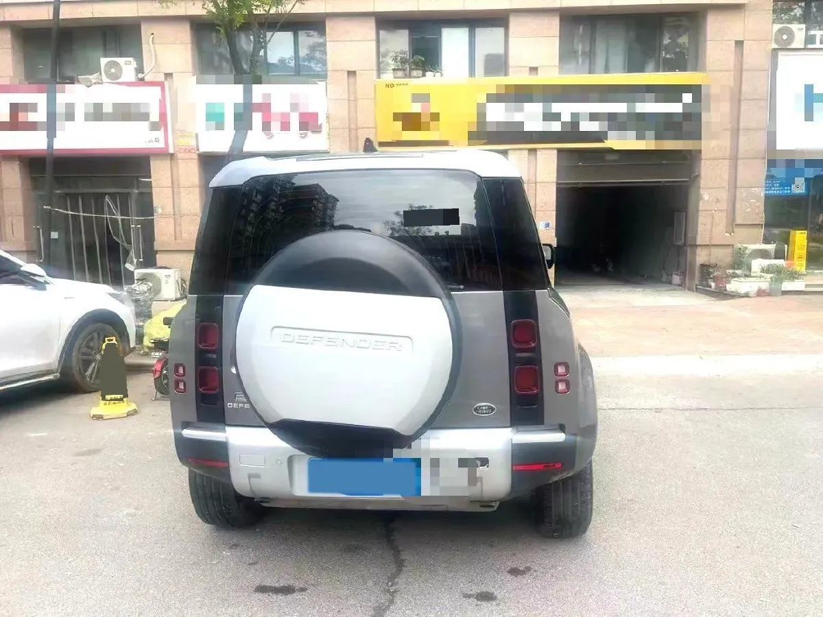 2020 Land Rover Defender 3.0T 400HP L6 8AT,autocango,china used car exporter,china ev exporter,chinese used car exporter,chinese used ev exporter