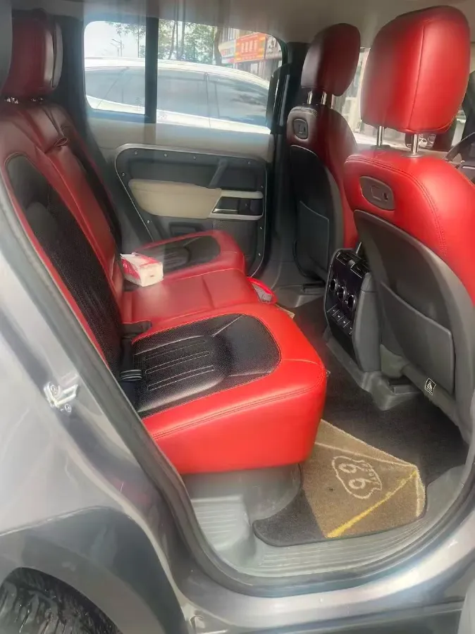 2020 Land Rover Defender 3.0T 400HP L6 8AT,autocango,china used car exporter,china ev exporter,chinese used car exporter,chinese used ev exporter