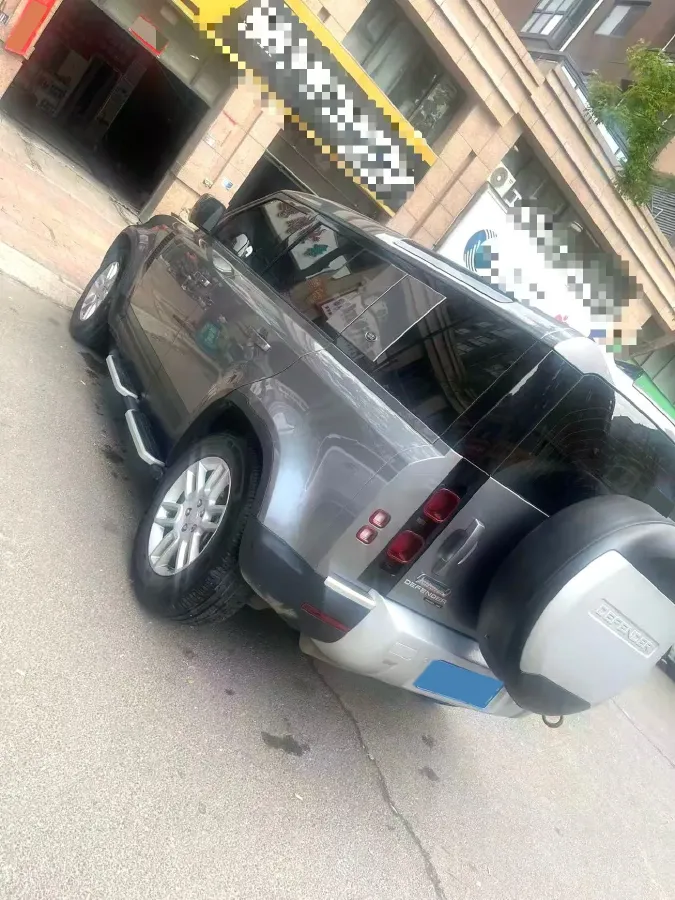 2020 Land Rover Defender 3.0T 400HP L6 8AT,autocango,china used car exporter,china ev exporter,chinese used car exporter,chinese used ev exporter