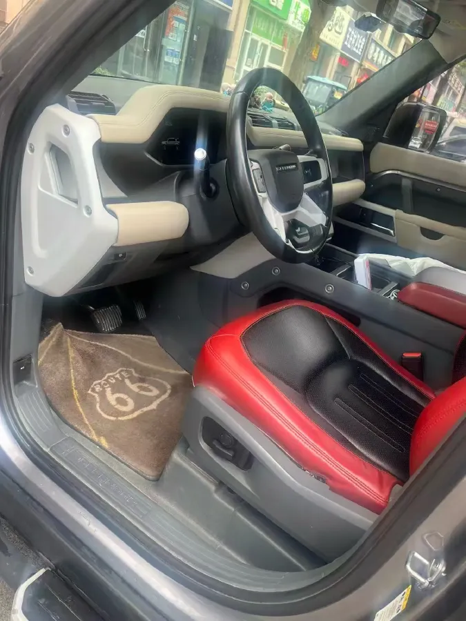 2020 Land Rover Defender 3.0T 400HP L6 8AT,autocango,china used car exporter,china ev exporter,chinese used car exporter,chinese used ev exporter