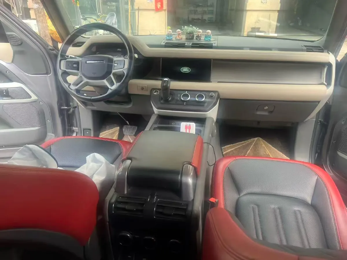 2020 Land Rover Defender 3.0T 400HP L6 8AT,autocango,china used car exporter,china ev exporter,chinese used car exporter,chinese used ev exporter