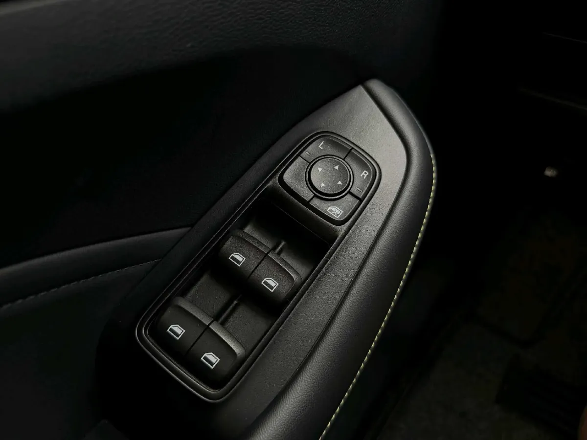 2021 Roewe i5 1.5L 120HP L4 5MT,autocango,china used car exporter,china ev exporter,chinese used car exporter,chinese used ev exporter