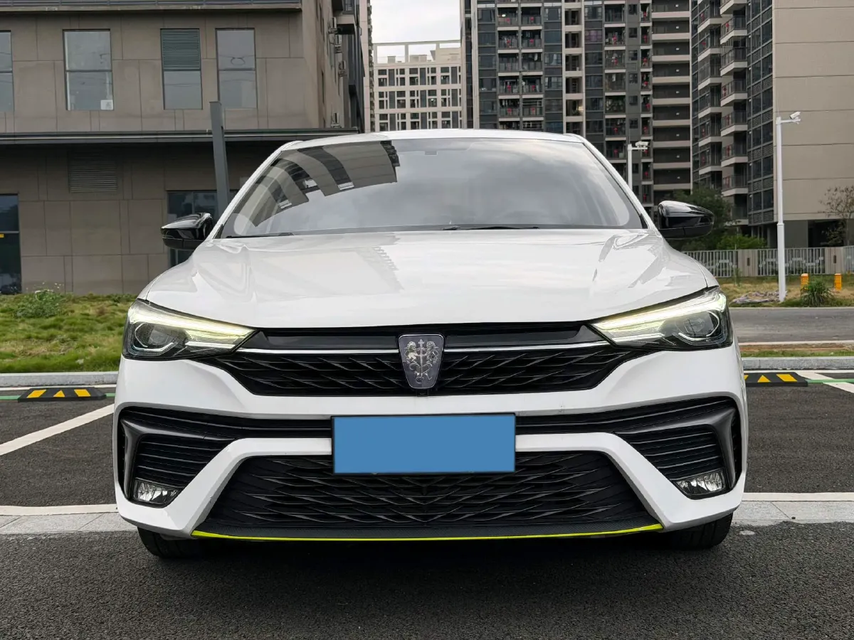 2021 Roewe i5 1.5L 120HP L4 5MT,autocango,china used car exporter,china ev exporter,chinese used car exporter,chinese used ev exporter