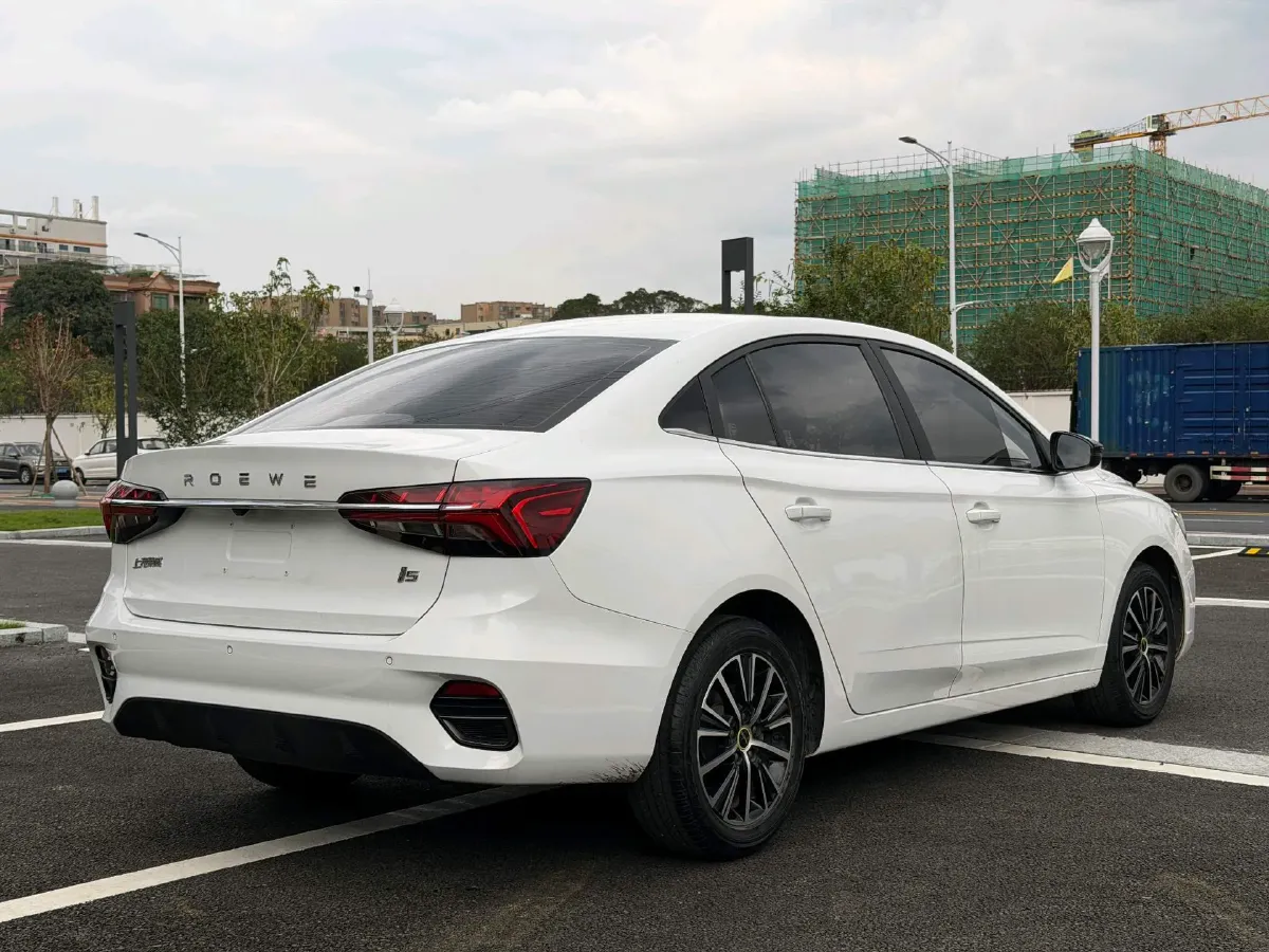2021 Roewe i5 1.5L 120HP L4 5MT,autocango,china used car exporter,china ev exporter,chinese used car exporter,chinese used ev exporter
