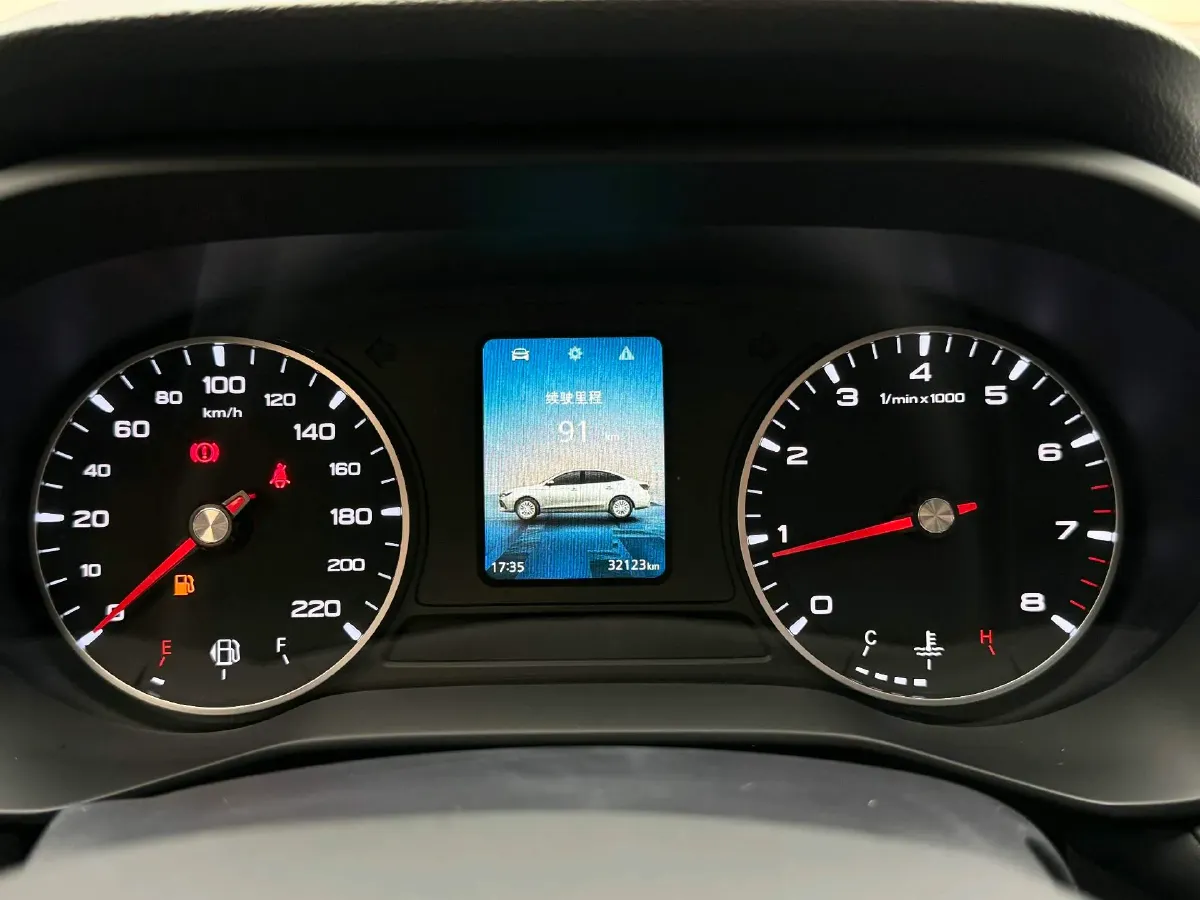 2021 Roewe i5 1.5L 120HP L4 5MT,autocango,china used car exporter,china ev exporter,chinese used car exporter,chinese used ev exporter