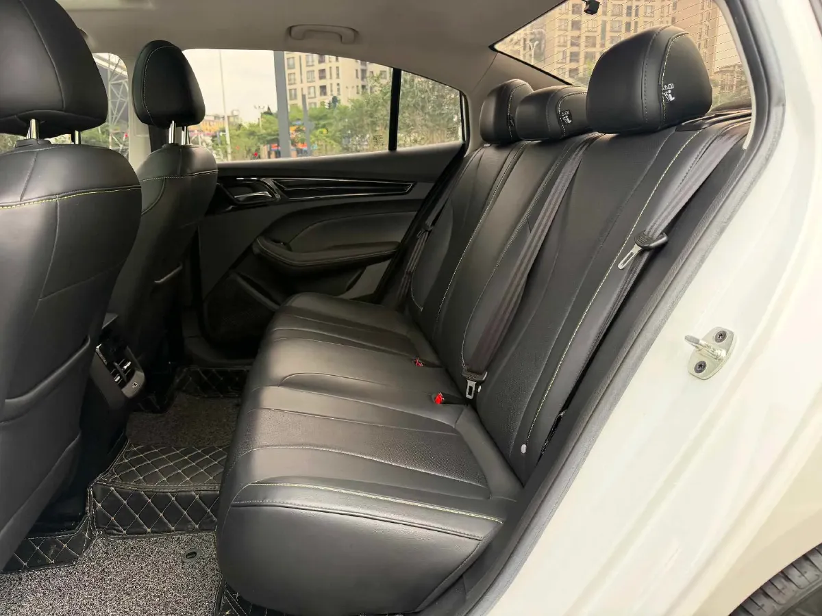 2021 Roewe i5 1.5L 120HP L4 5MT,autocango,china used car exporter,china ev exporter,chinese used car exporter,chinese used ev exporter