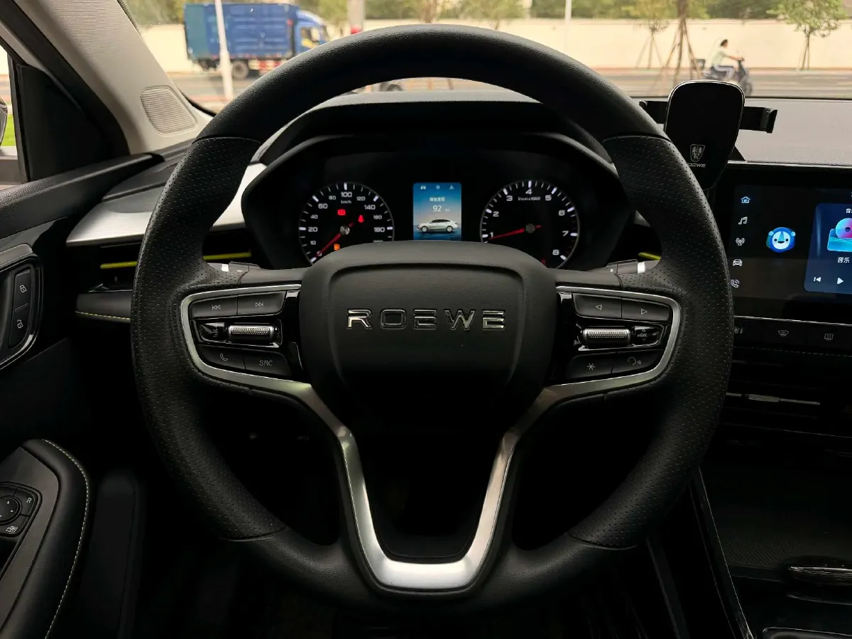 2021 Roewe i5 1.5L 120HP L4 5MT,autocango,china used car exporter,china ev exporter,chinese used car exporter,chinese used ev exporter