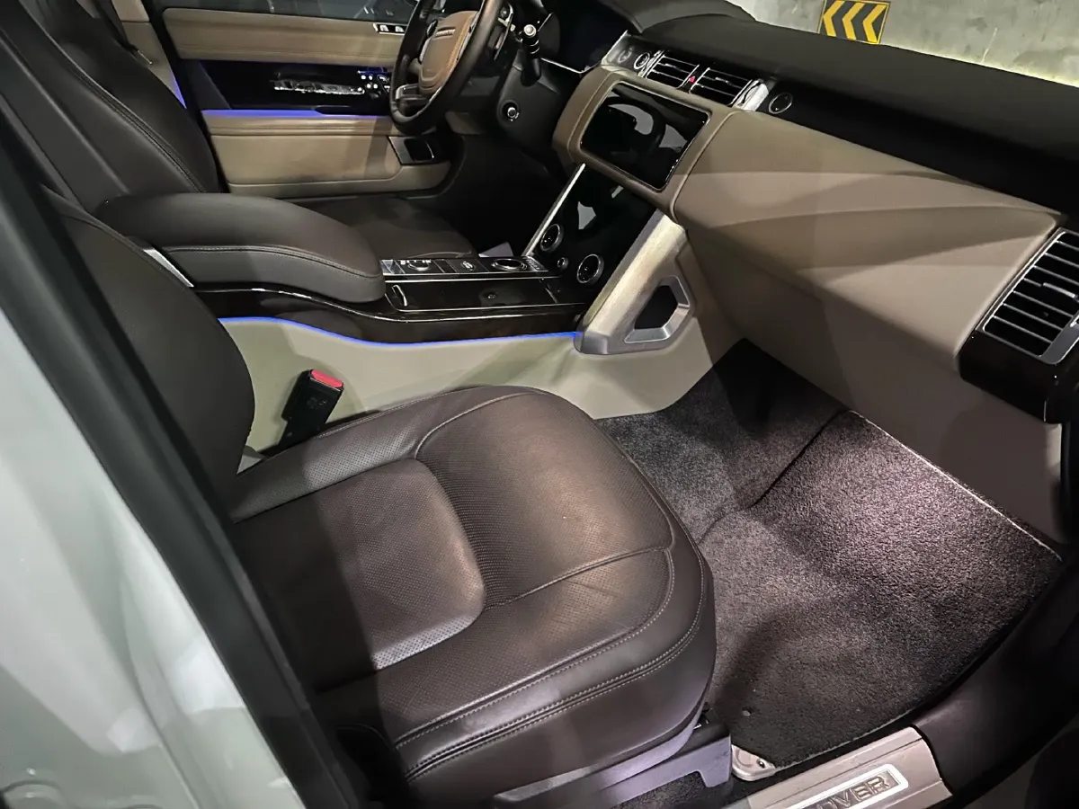 2022 Land Rover Range Rover 3.0T 400HP L6 8AT,autocango,china used car exporter,china ev exporter,chinese used car exporter,chinese used ev exporter