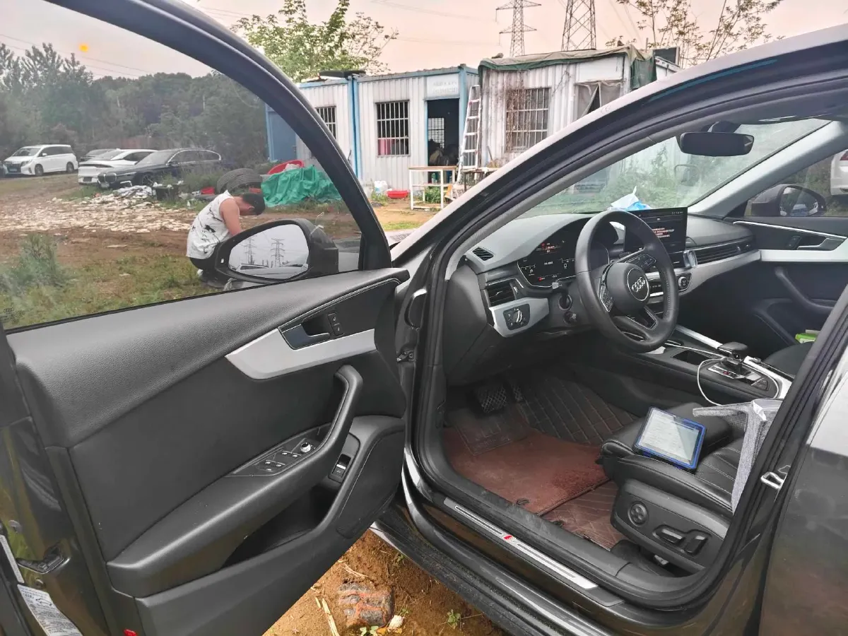 2020 Audi A4L 2.0T 190HP L4 7DCT,autocango,china used car exporter,china ev exporter,chinese used car exporter,chinese used ev exporter