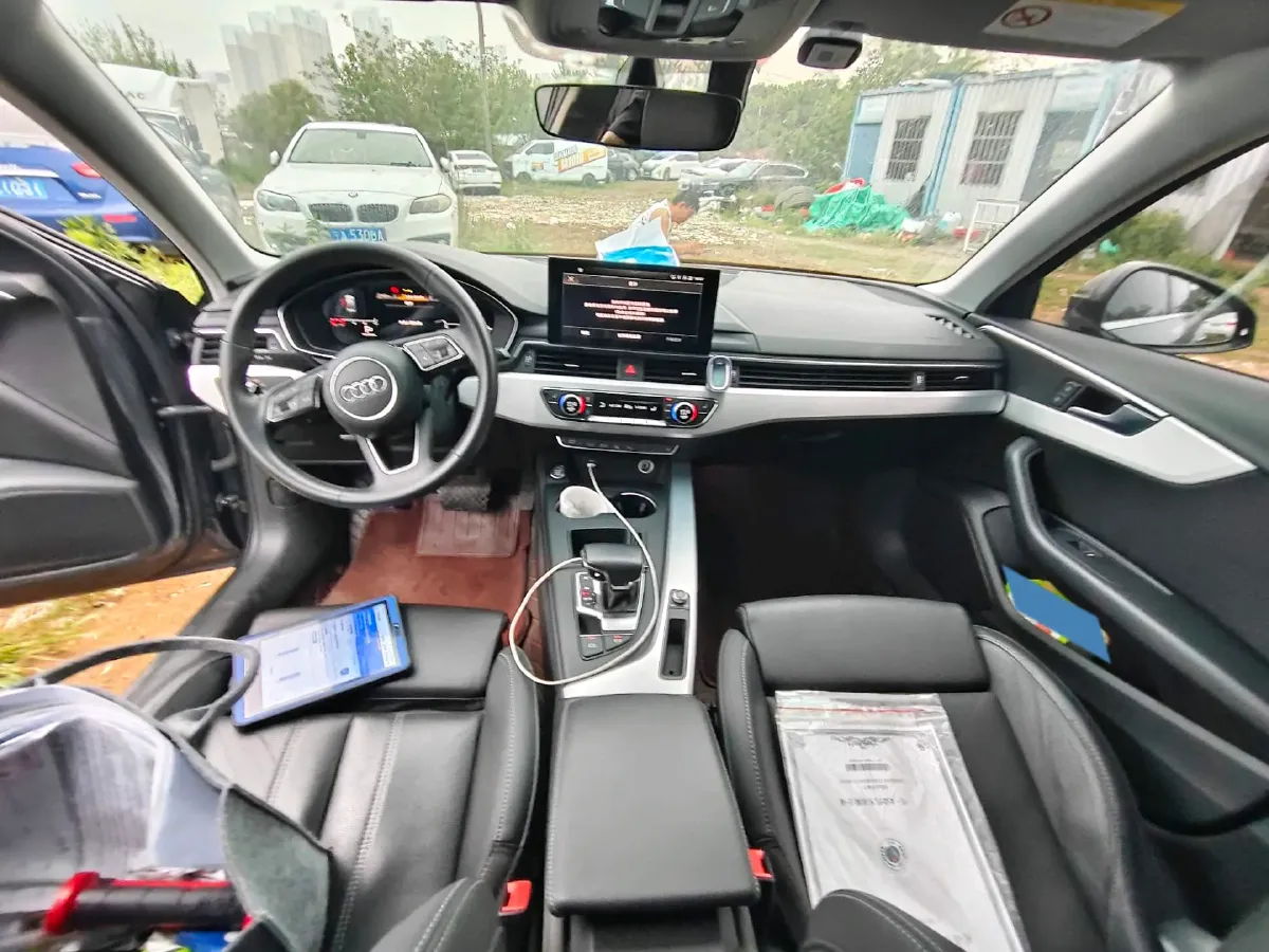 2020 Audi A4L 2.0T 190HP L4 7DCT,autocango,china used car exporter,china ev exporter,chinese used car exporter,chinese used ev exporter