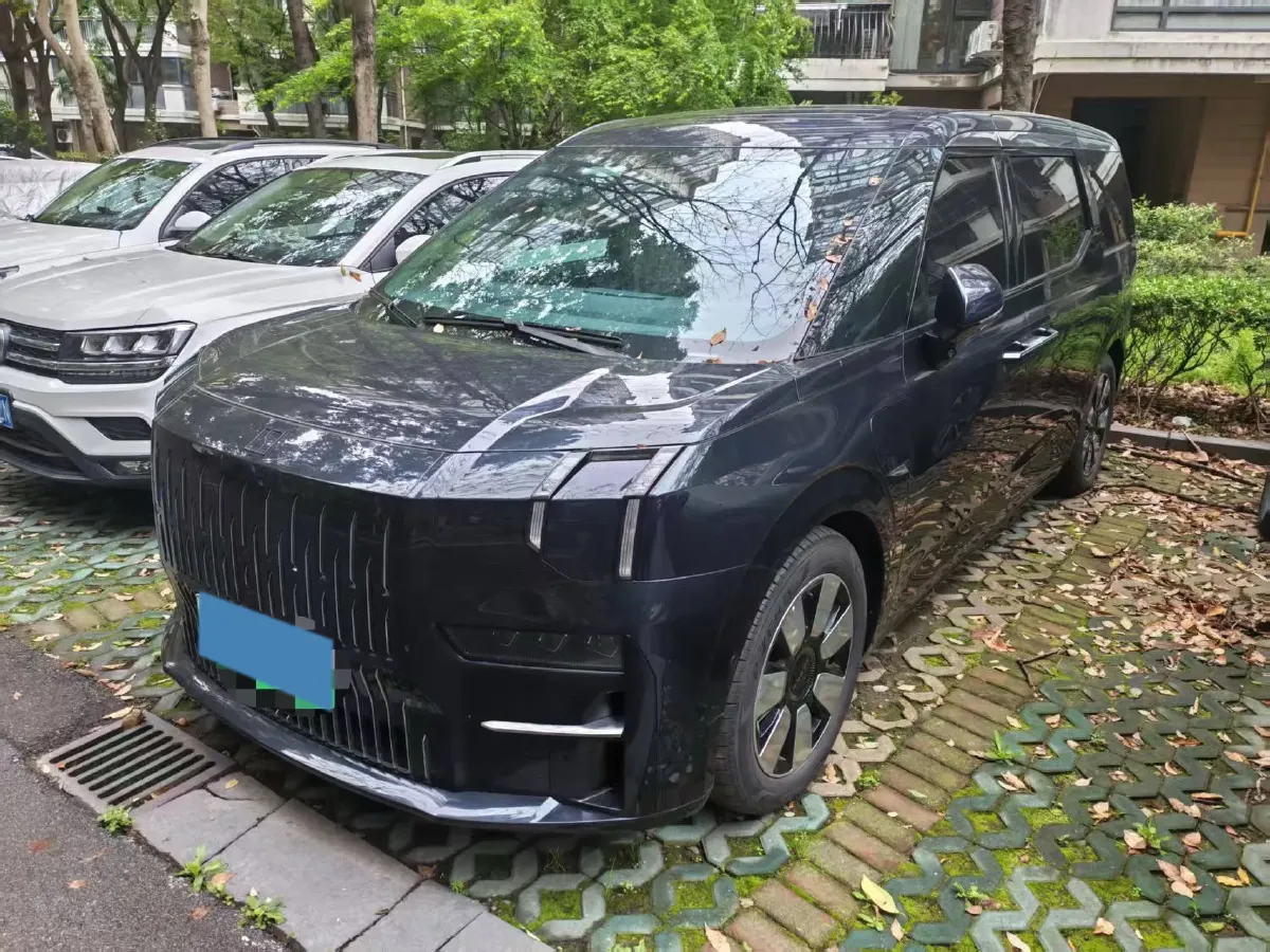 2022 Zeekr 009 BEV 116KWH,autocango,china used car exporter,china ev exporter,chinese used car exporter,chinese used ev exporter