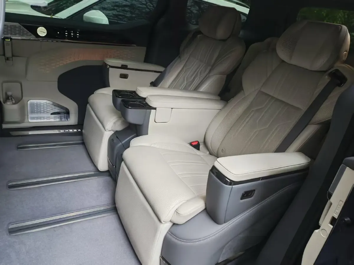 2022 Zeekr 009 BEV 116KWH,autocango,china used car exporter,china ev exporter,chinese used car exporter,chinese used ev exporter