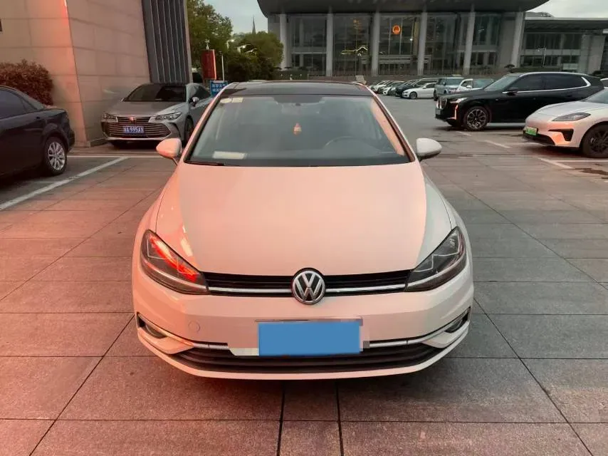 2018 Volkswagen Golf 1.6L 110HP L4 6AT,autocango,china used car exporter,china ev exporter,chinese used car exporter,chinese used ev exporter
