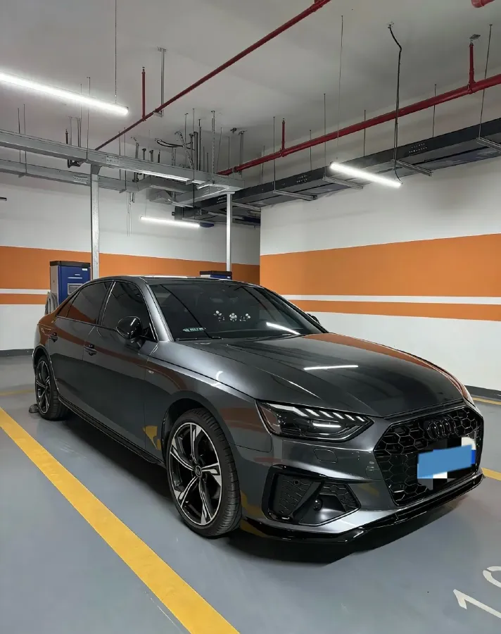 2024 Audi A4L 2.0T 190HP L4 7DCT,autocango,china used car exporter,china ev exporter,chinese used car exporter,chinese used ev exporter