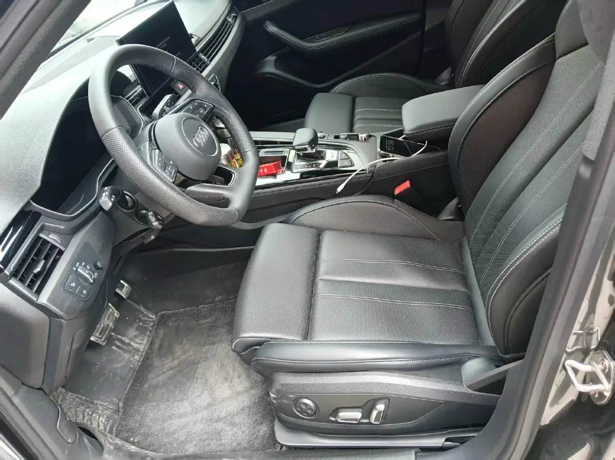 2024 Audi A4L 2.0T 190HP L4 7DCT,autocango,china used car exporter,china ev exporter,chinese used car exporter,chinese used ev exporter