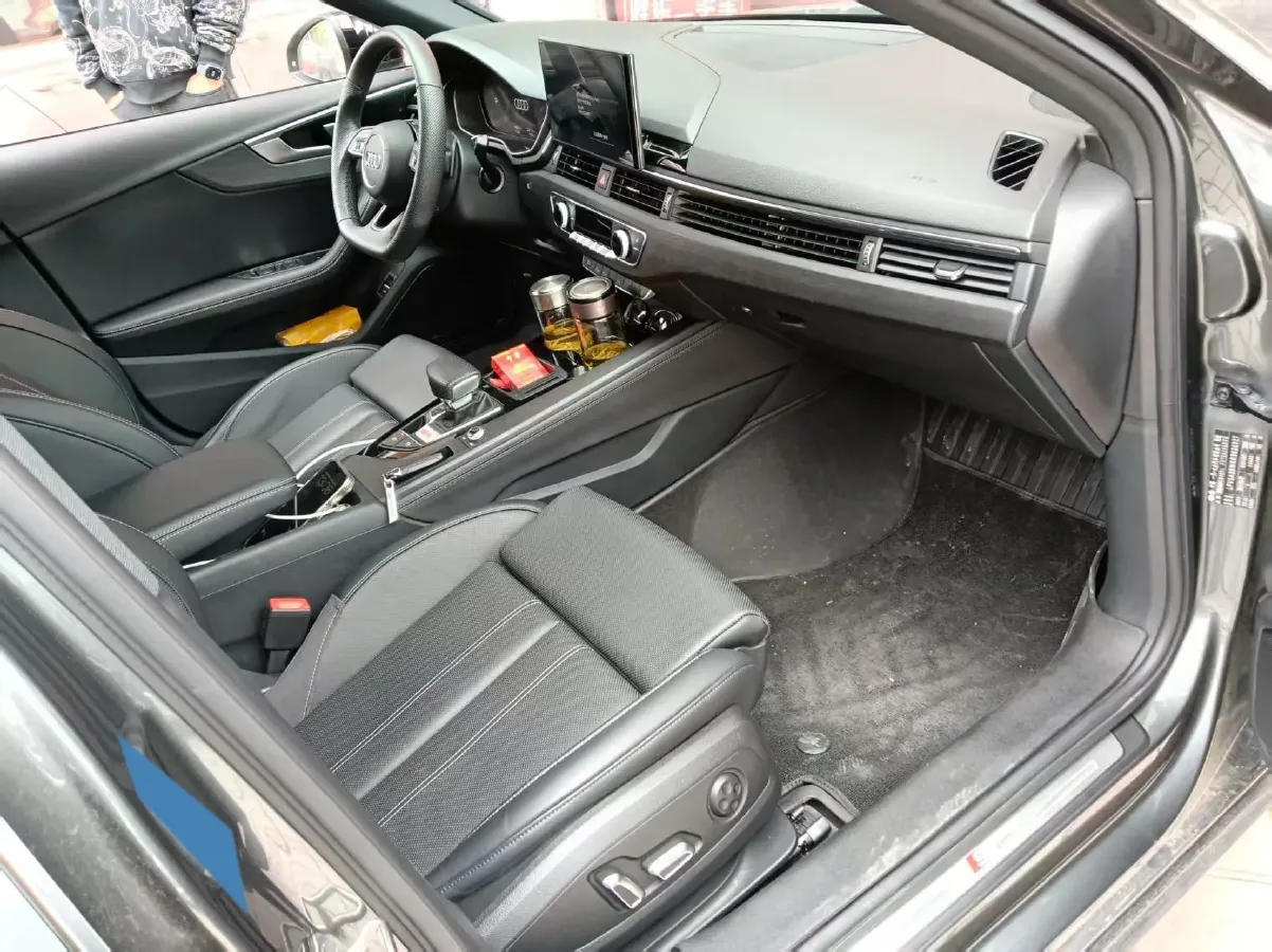 2024 Audi A4L 2.0T 190HP L4 7DCT,autocango,china used car exporter,china ev exporter,chinese used car exporter,chinese used ev exporter