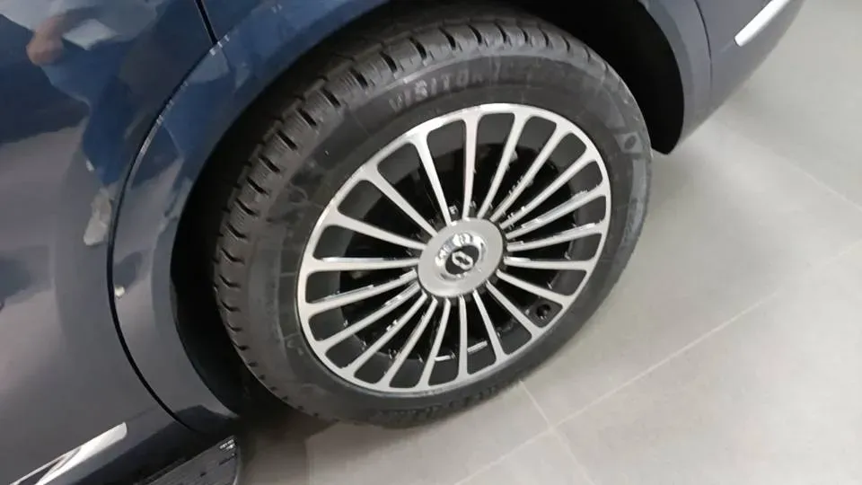 2026 AITO AITO M7 REEV 160HP REEV,autocango,china used car exporter,china ev exporter,chinese used car exporter,chinese used ev exporter