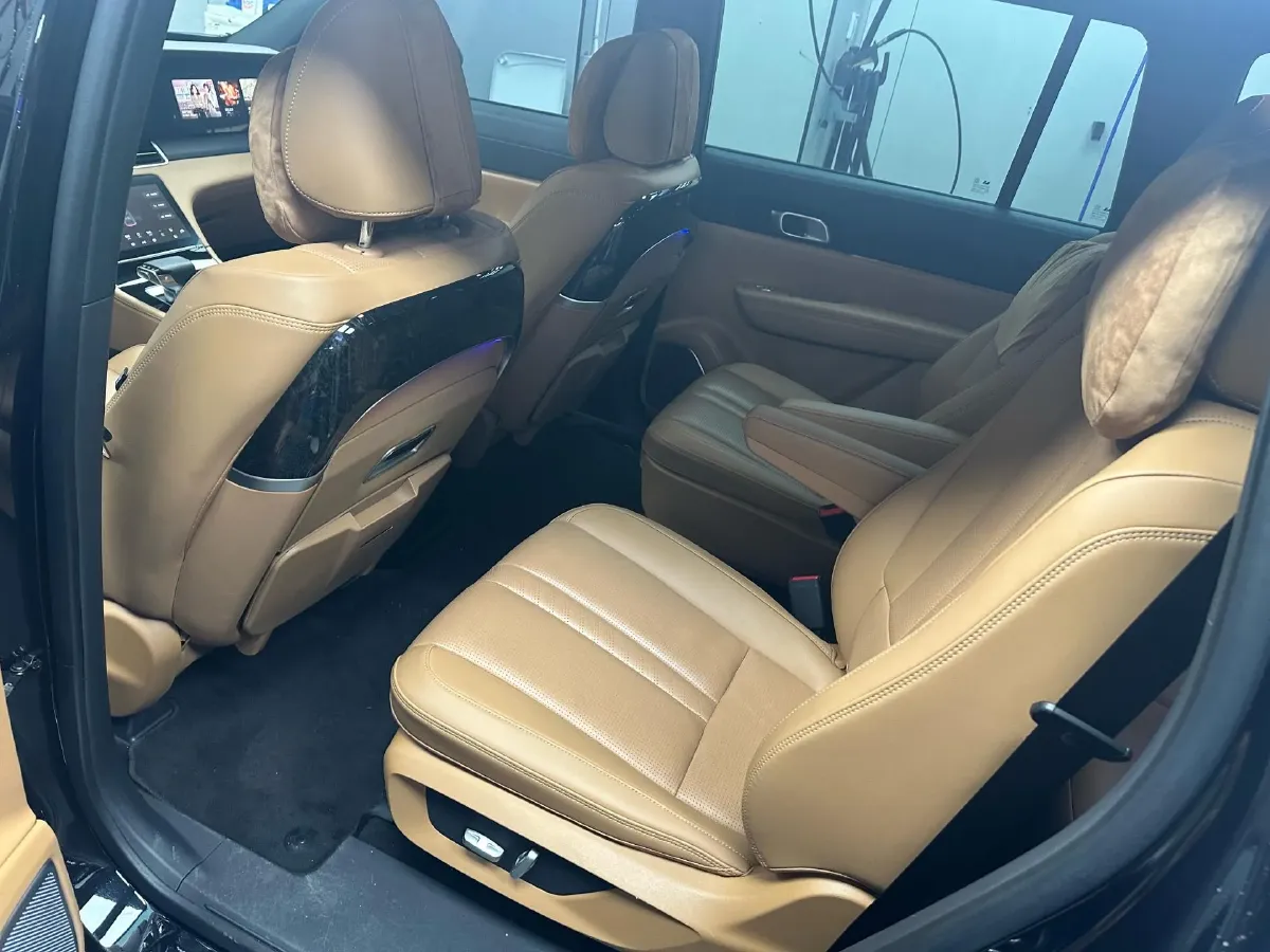 2020 Li ONE Range Extended 131HP REEV 40.5KWH,autocango,china used car exporter,china ev exporter,chinese used car exporter,chinese used ev exporter