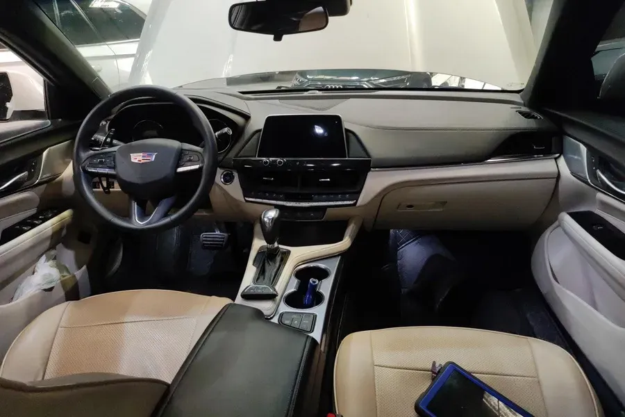 2023 Cadillac CT4 1.5T 211HP L4 8AT,autocango,china used car exporter,china ev exporter,chinese used car exporter,chinese used ev exporter