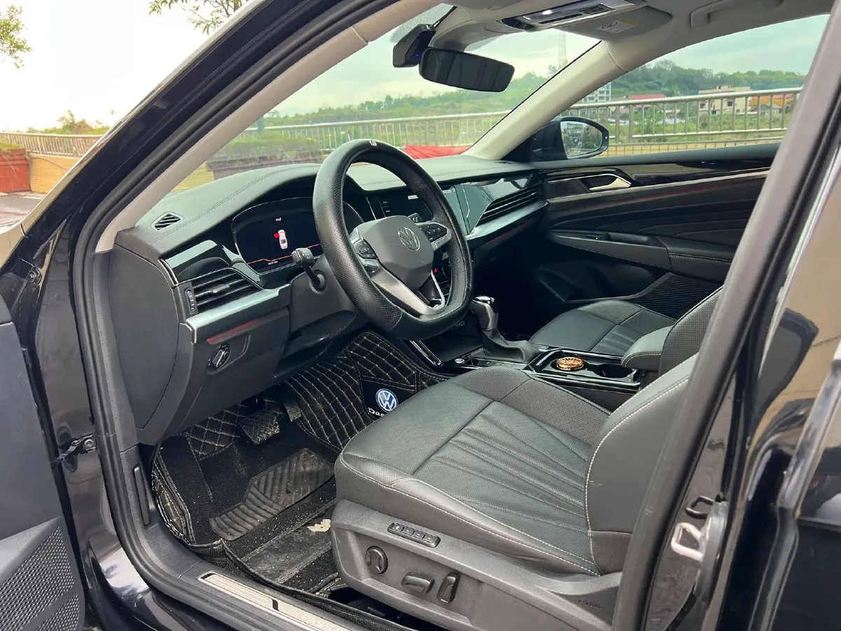 2025 Volkswagen Passat 2.0T 220HP L4 7DCT,autocango,china used car exporter,china ev exporter,chinese used car exporter,chinese used ev exporter