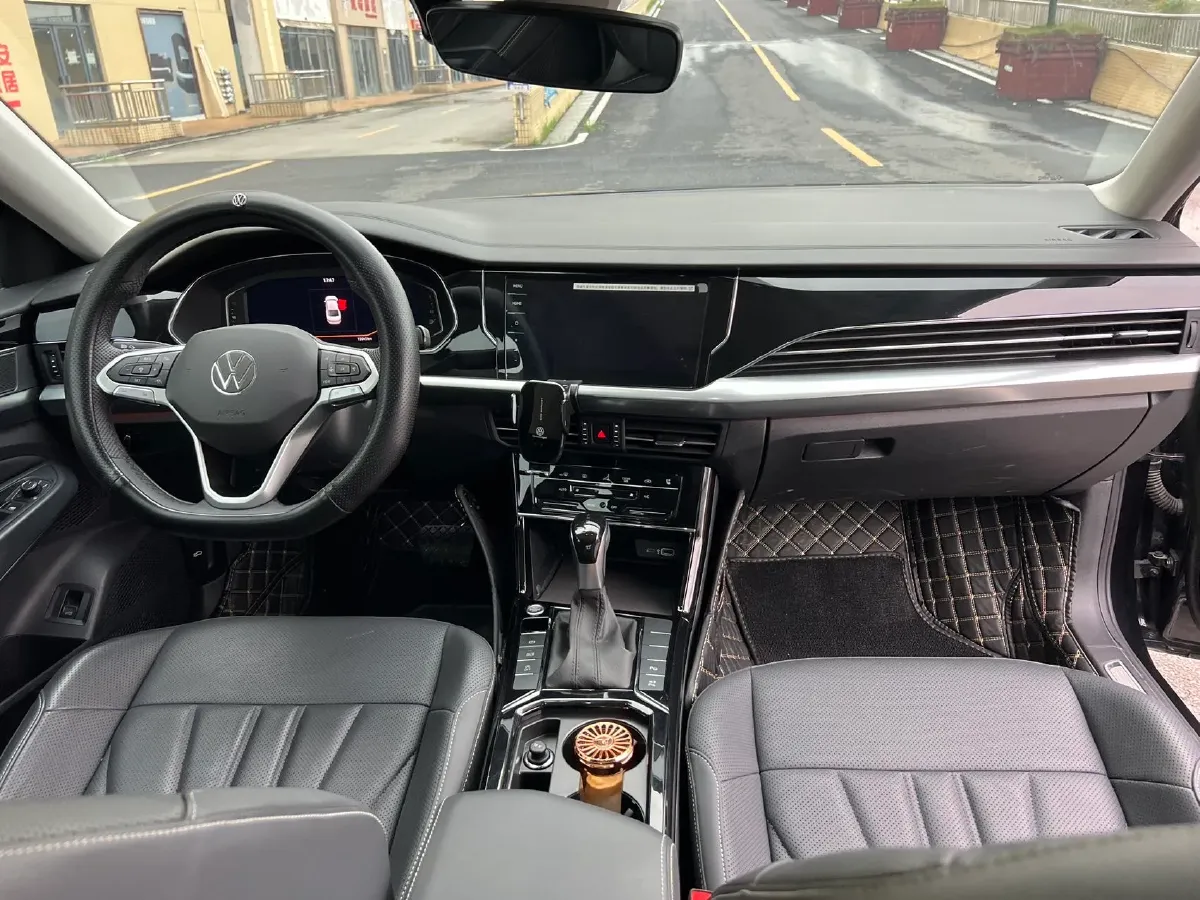 2025 Volkswagen Passat 2.0T 220HP L4 7DCT,autocango,china used car exporter,china ev exporter,chinese used car exporter,chinese used ev exporter