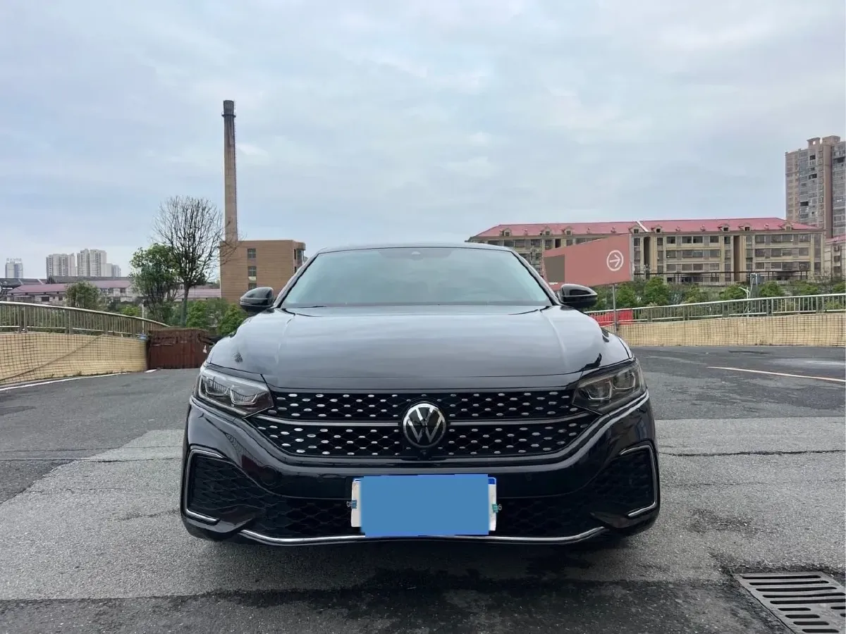 2025 Volkswagen Passat 2.0T 220HP L4 7DCT,autocango,china used car exporter,china ev exporter,chinese used car exporter,chinese used ev exporter
