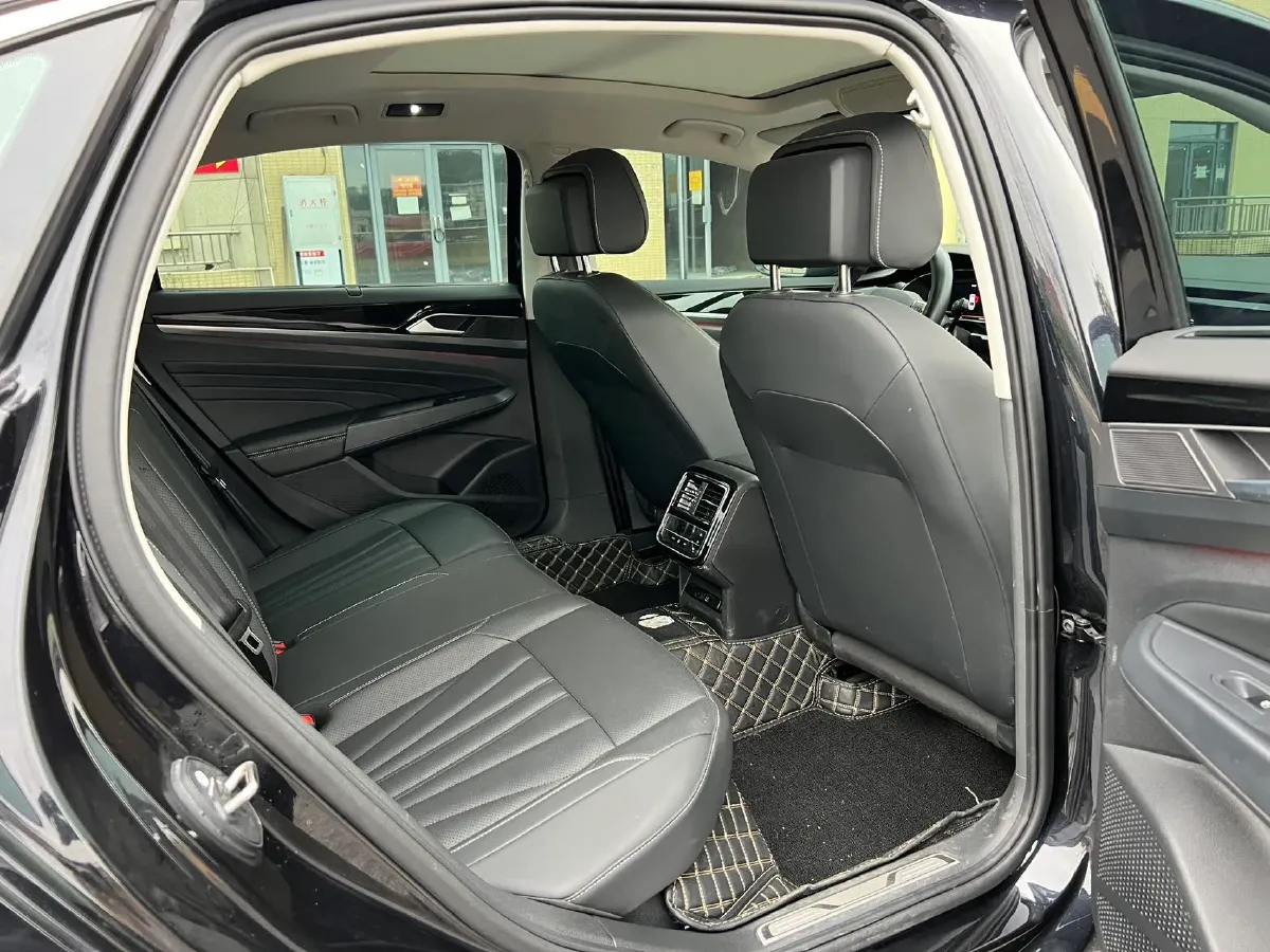 2025 Volkswagen Passat 2.0T 220HP L4 7DCT,autocango,china used car exporter,china ev exporter,chinese used car exporter,chinese used ev exporter